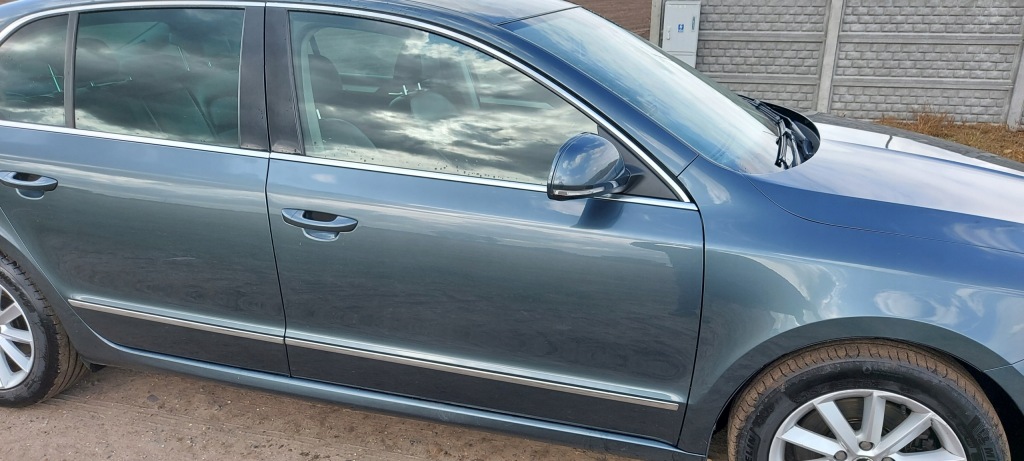 фото №1, Дверь передние перед правое skoda superb 2 ii lf7y f6f6