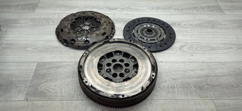 Купити Volvo v50 s40 2.0 hdi зчеплення колесо маховик двомасовий