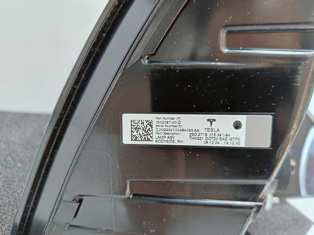Tesla 3 рестайлинг  y 20- фара фара фонарь  правый задний  led новая 1502087-00-d Цена