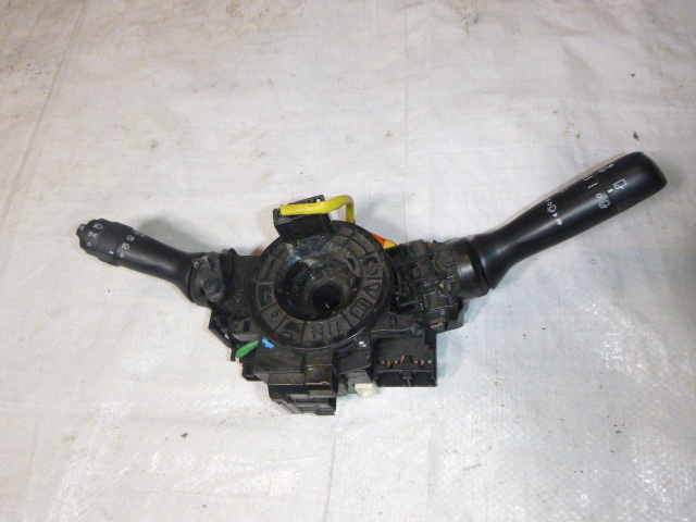 фото №1, Переключатель комбинированный toyota yaris iii 17f938