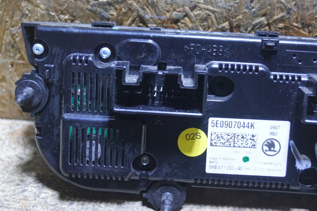 фото №12, Панель кондиционера skoda octavia iii 5e0907044k