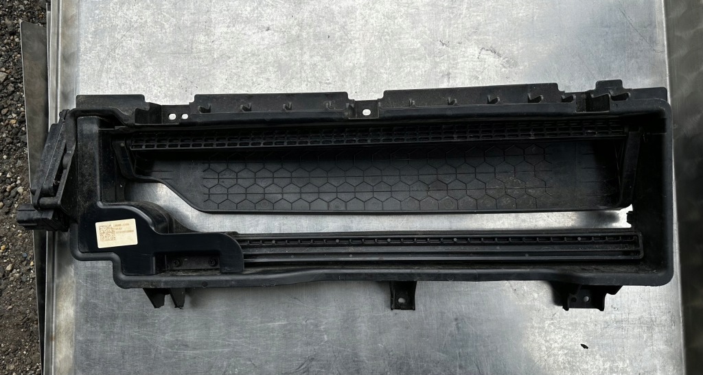 фото №7, Hyundai ioniq v 5 права повітропровід впуск повітря жалюзі бампера перед