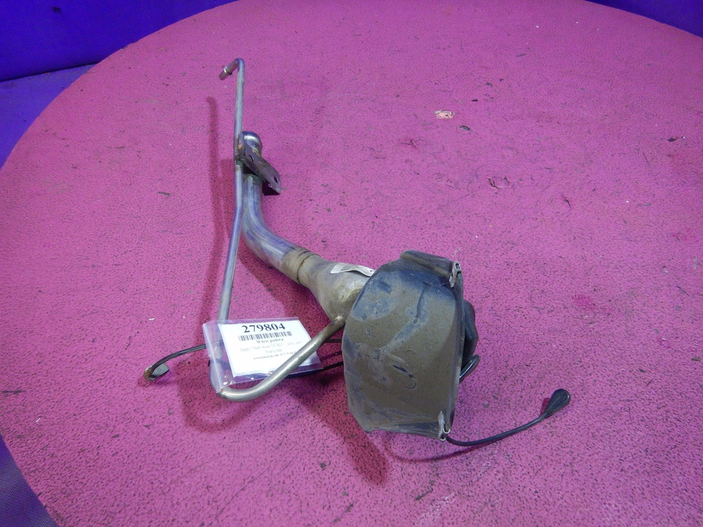 фото №1, Jeep cherokee iii kj 3,7 v6 заливная горловина топлива труба заливной