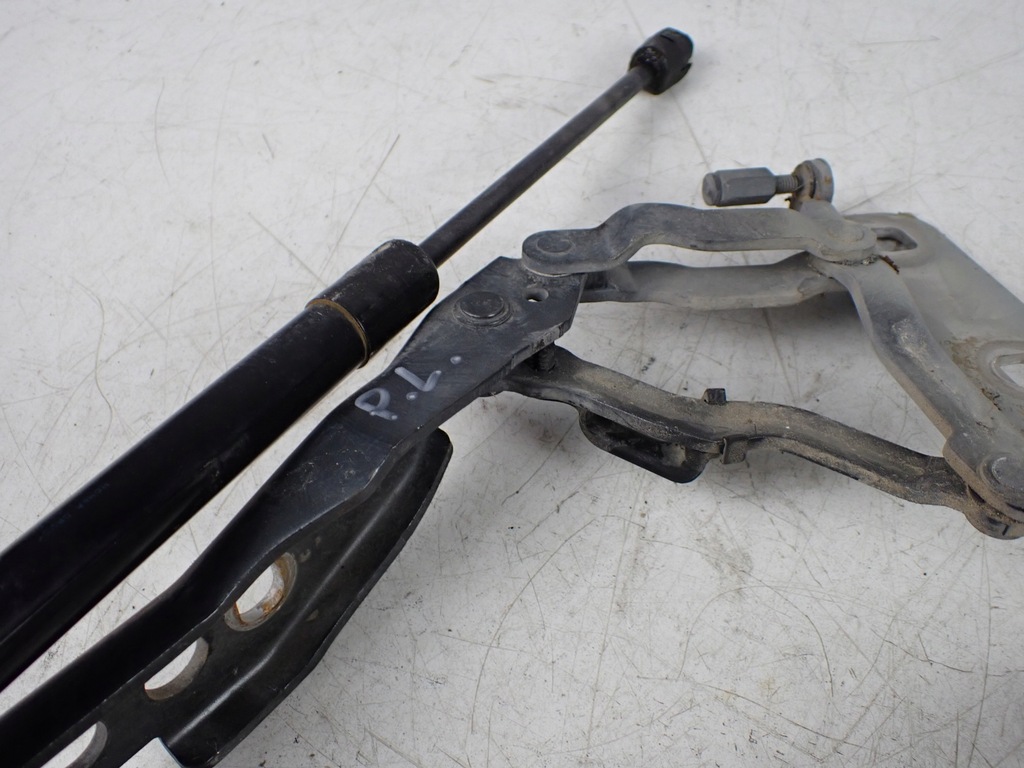 фото №6, Петли капот правый левый audi a8 s8 d3 5.2 короткий 4e0823301e 4e0823302e