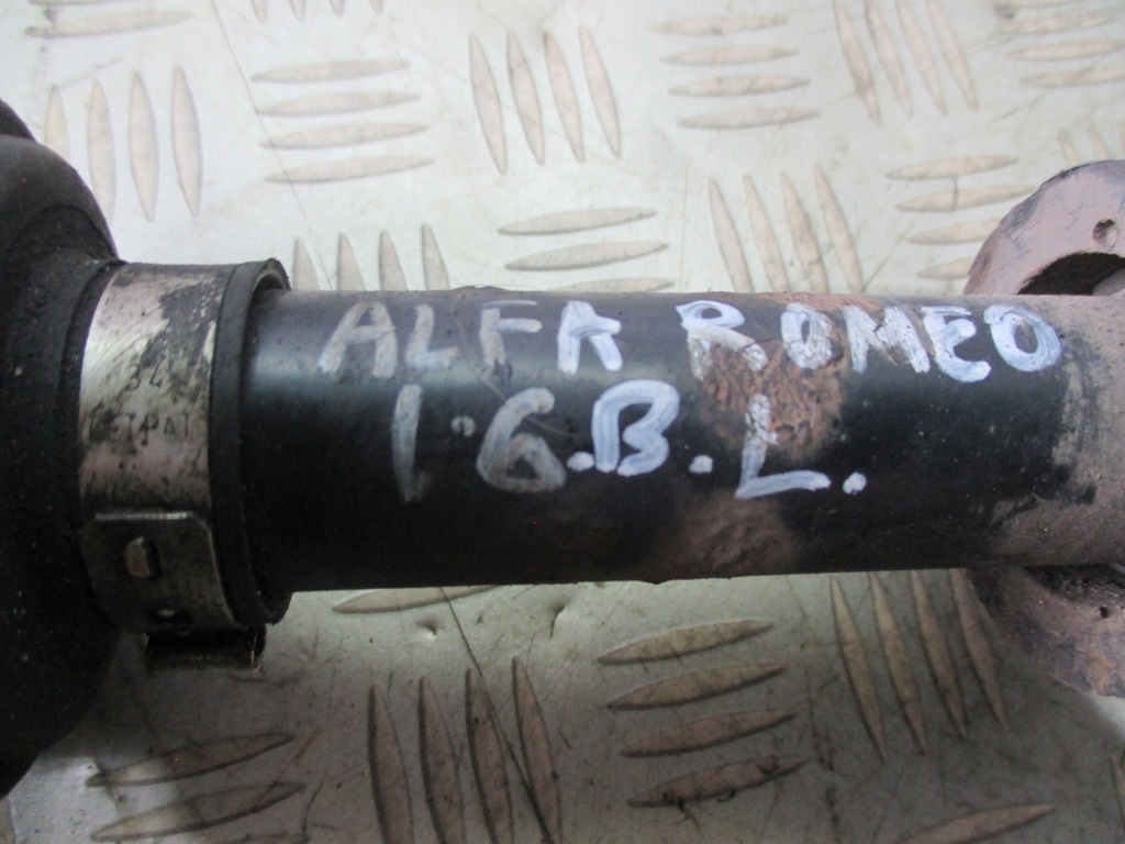 фото №2, Приводной вал левая шарниры alfa romeo 156 1.6 ts