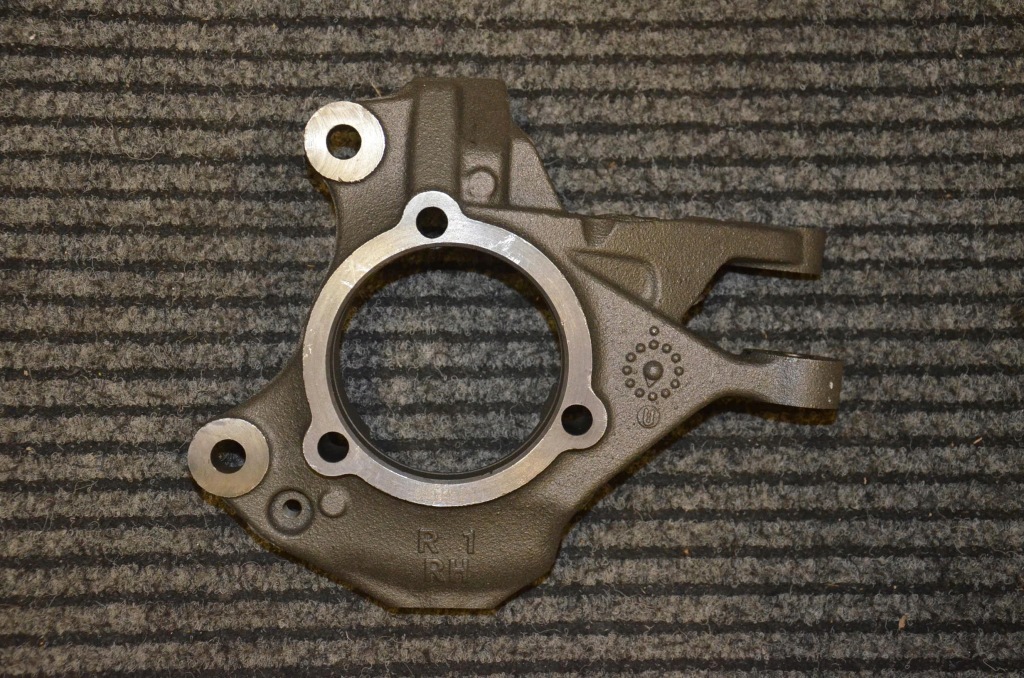 фото №1, Поворотный кулак перед nowa правая wrangler jk 68004086aa