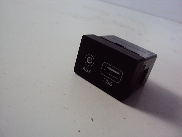 фото №1, Разъём aux usb hyundai tucson ii 15-