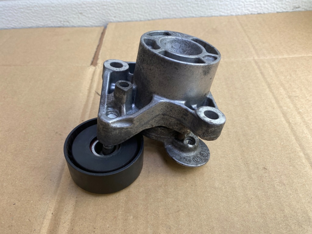 Bmw e70 e71 e81 e90 e91 e92 f07 f10 f11 2.0d n47 натягувач ремінь клиновий Ціна