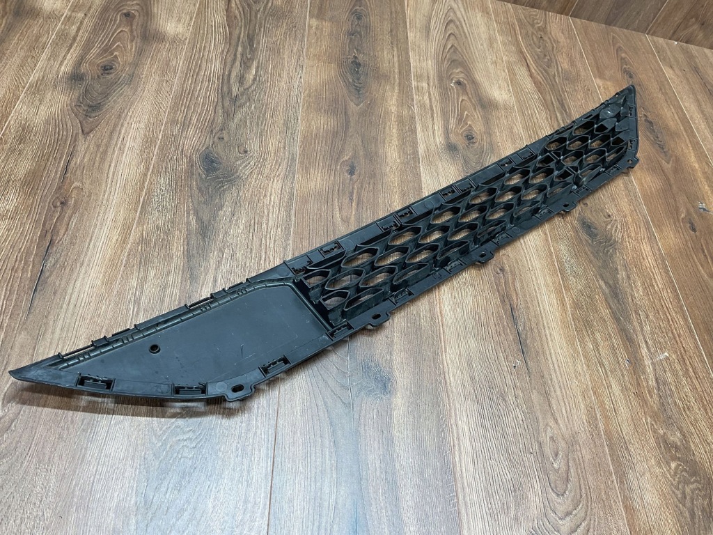 Решётка бампера средняя перед hyundai tucson 3 18-20r 86561-d7510 Недорого