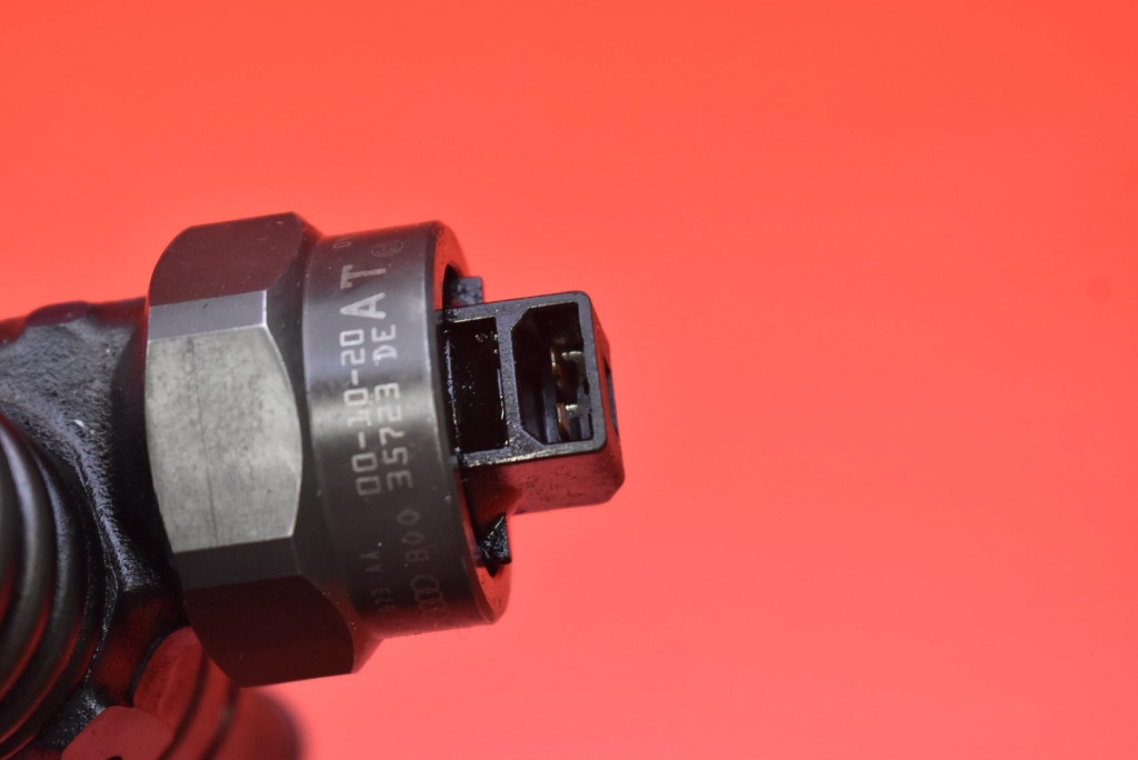 фото №8, Инжектор насос-форсунка 0414720028 038130073aa audi a3 8l 1.9 tdi 100 km 00-03