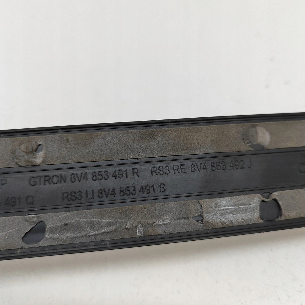 фото №8, Audi a1 2023 левая сторона молдинг порог передняя