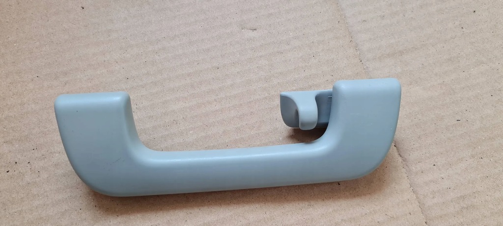 фото №1, A4 b9 8w ручка потолочный кронштейн правый задняя a5 8w