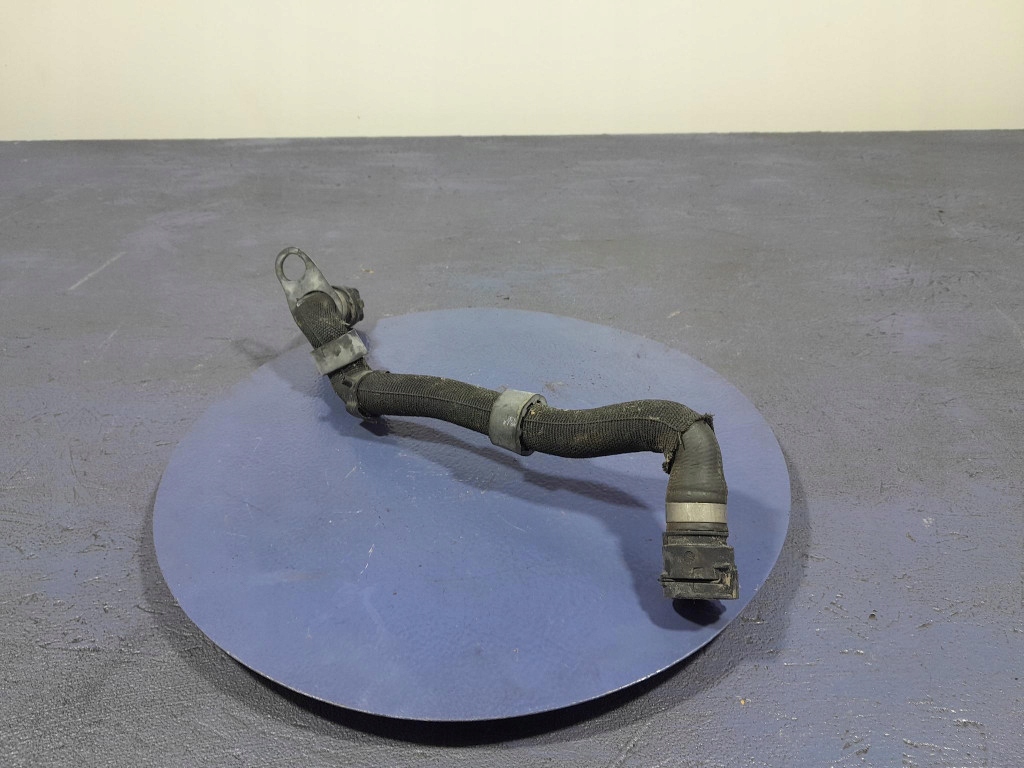 Mercedes a35 w177 2.0b 306 km шланг пабтрубок  воды a1775010102 Недорого