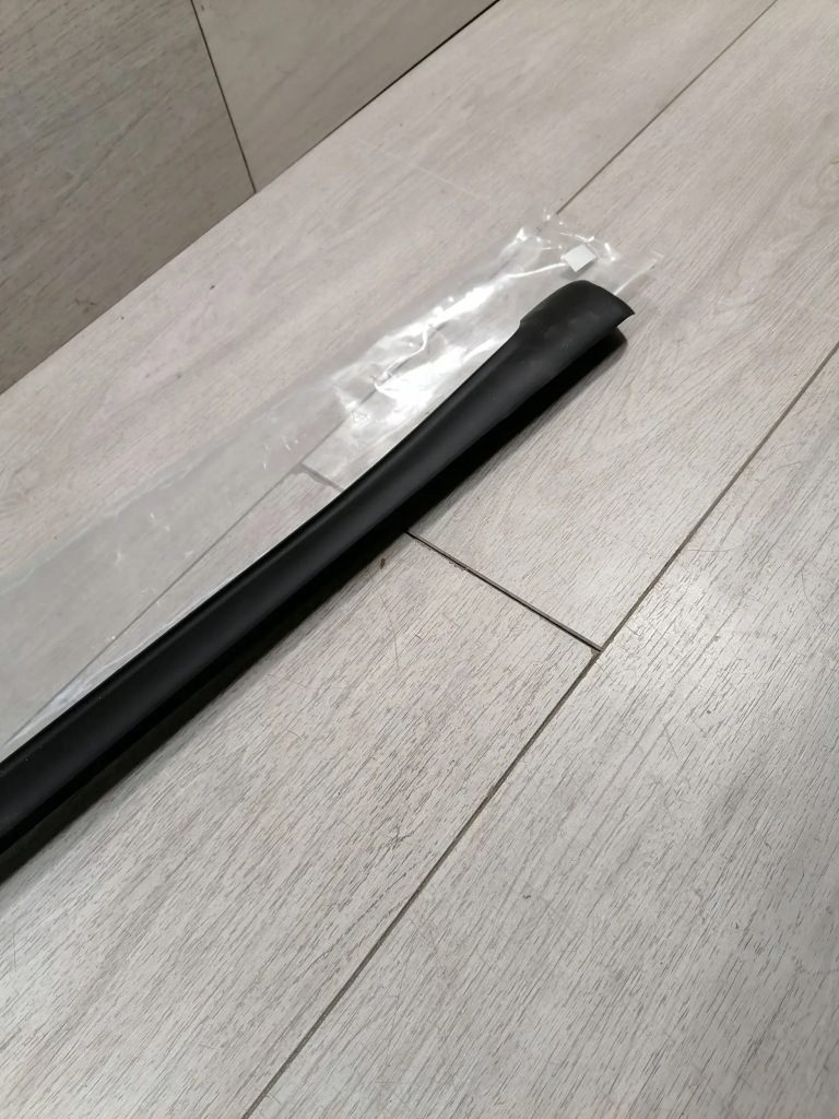 фото №3, Taycan прокладка дверь левый задняя 9j1839499