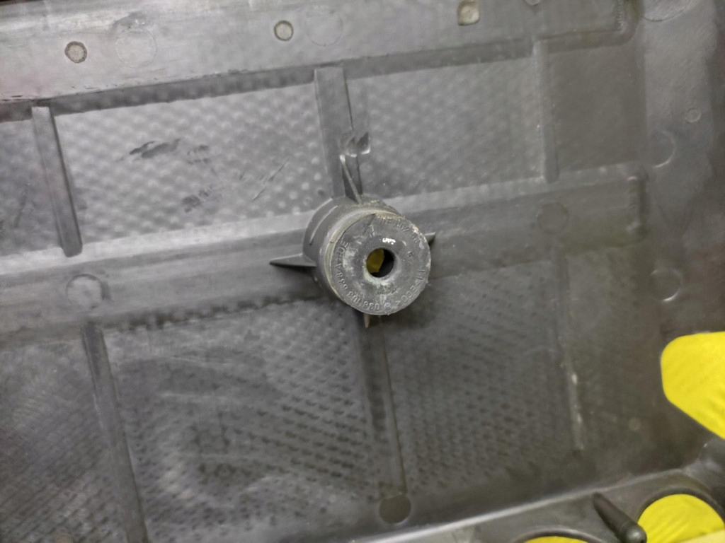 фото №8, Audi a3 8l 1.8 захист двигуна 06a103925j