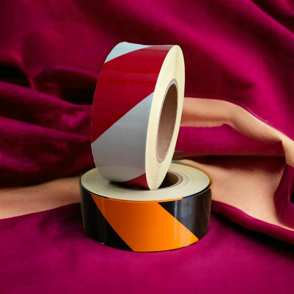 фото №8, Лента отражающая гладкая ступени отражатель 5m стойки гараж порог biało czerwona