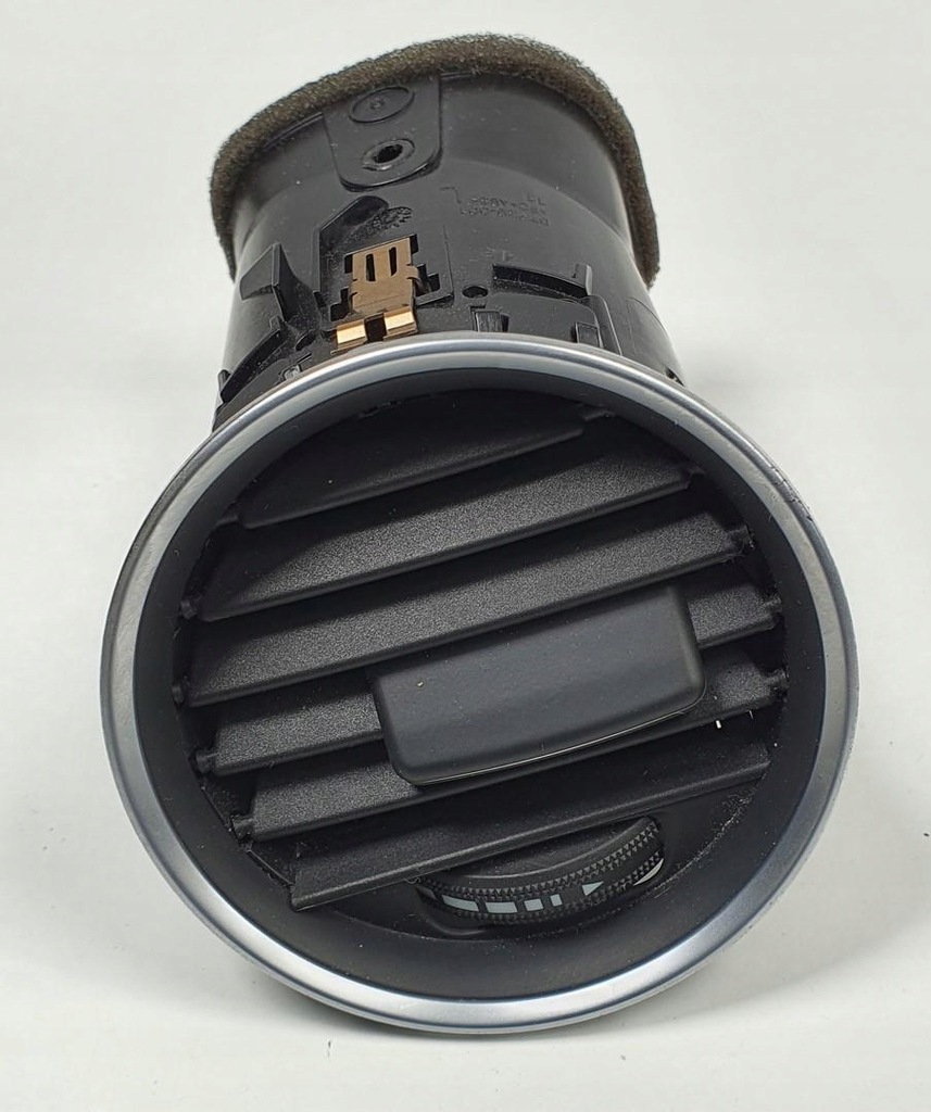 фото №1, Решітка обдув ліва mercedes w204 a2048306754