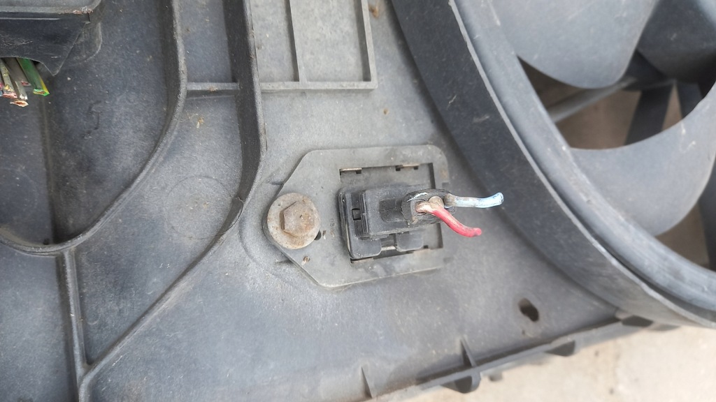 Вентилятор радиатора peugeot 7104.q3 Цена