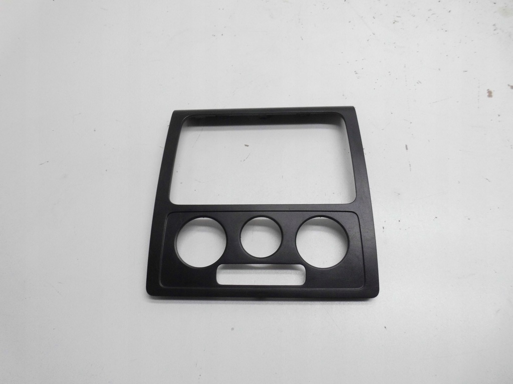 фото №1, Рамка радио обдув 2k0858061a vw caddy 2k 2003-2015r. оригинал
