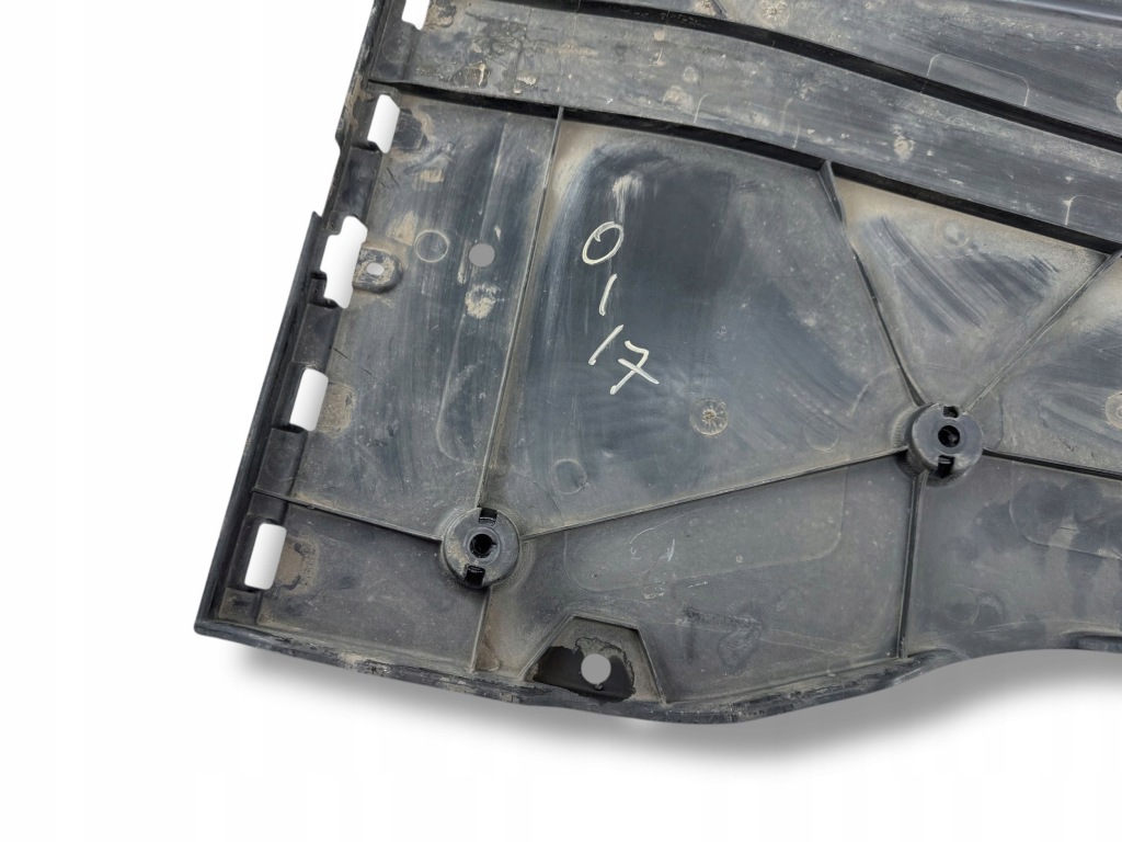 Audi q2 - 2022 левая сторона накладка боковое  подвеска Оригинал