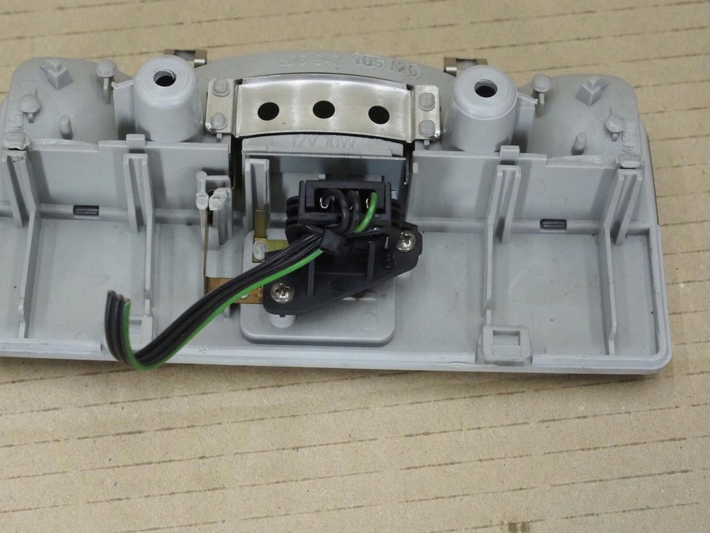 фото №10, Audi a4 b5 96-99r лампа освещение потолочный 8d0947105