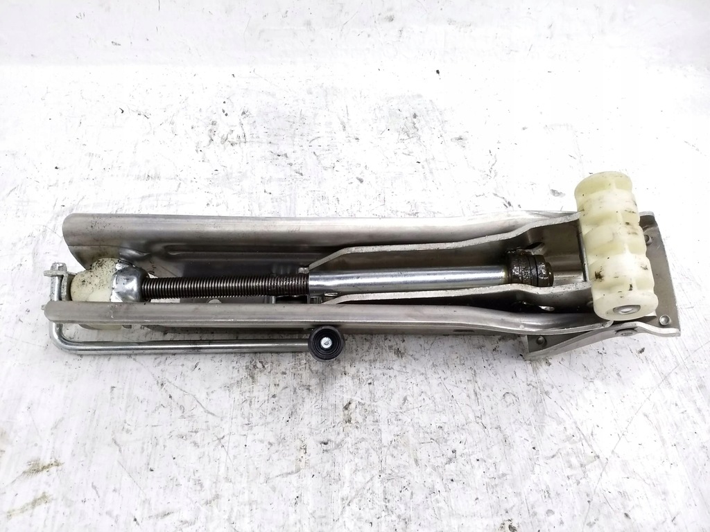 фото №1, Audi a8 s8 d3 4e 2008 домкрат автомобильный