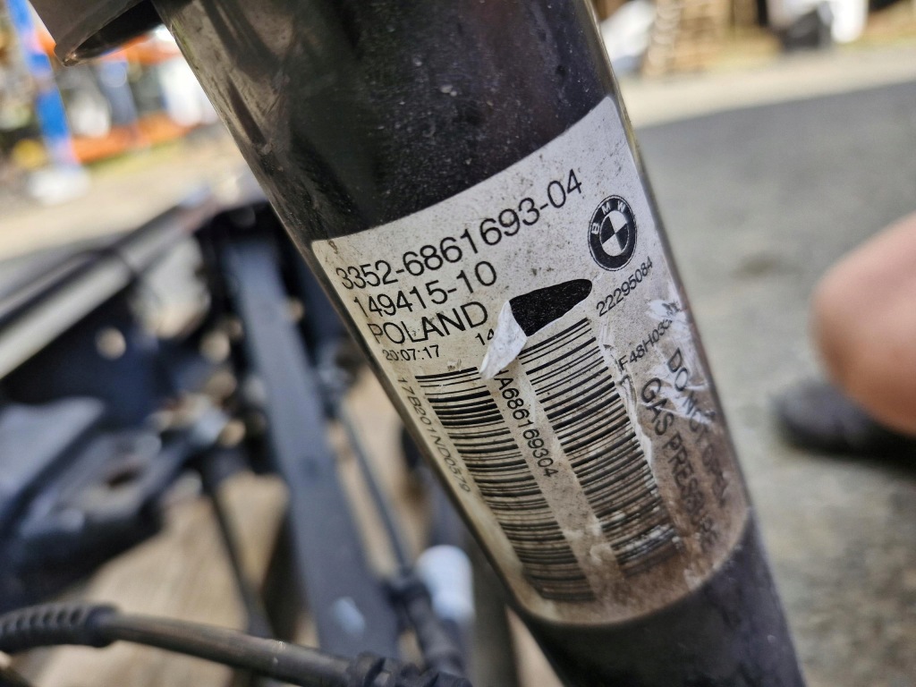 Bmw x1 f48 підвіска задні задні підрамник привідний вал поворотний кулак Київ