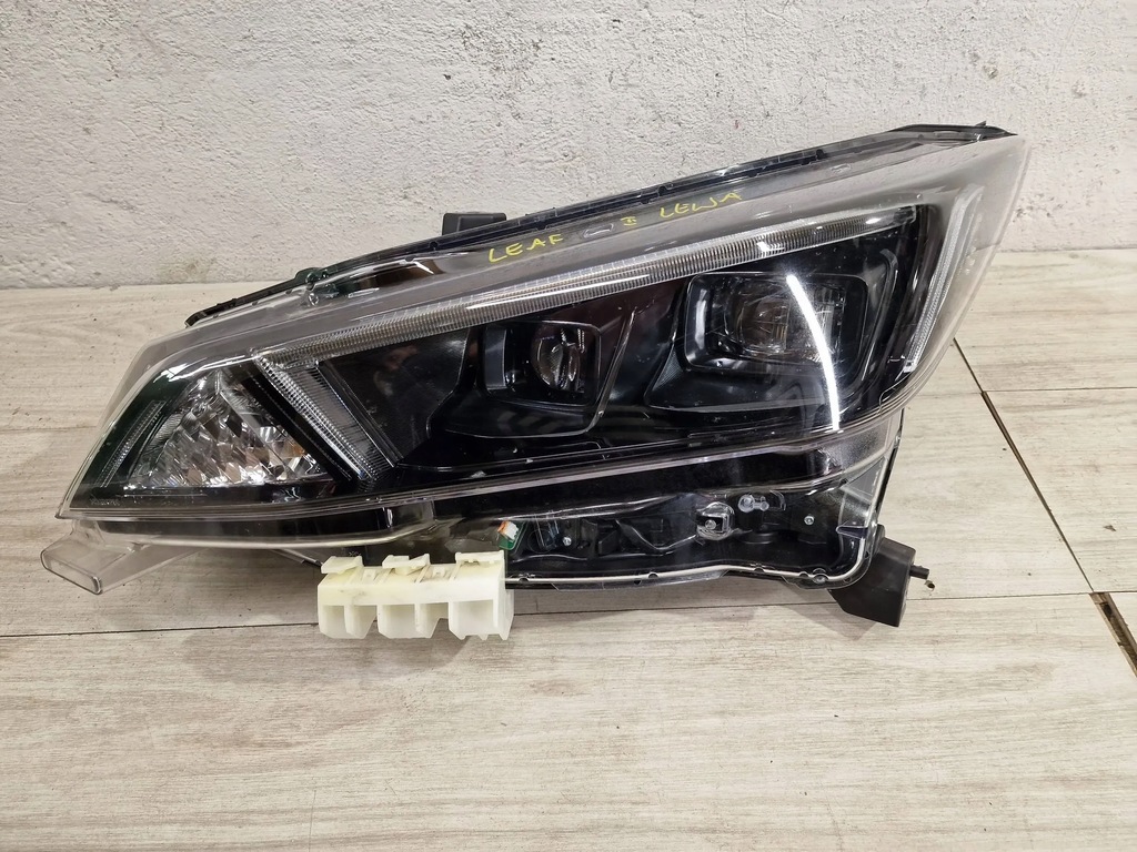 фото №1, Левая лампа перед nissan leaf ii 2 ze1 full led 17