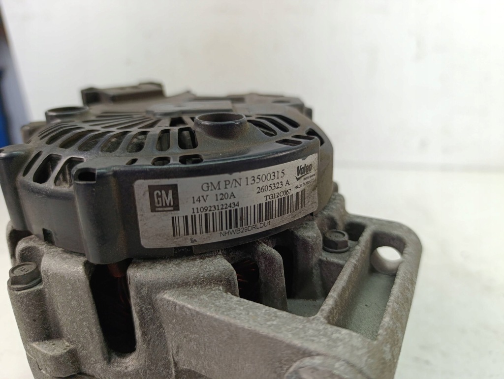 Chevrolet malibu iv v300 2.4 167km генератор 13500315 2605323a 120a Киев