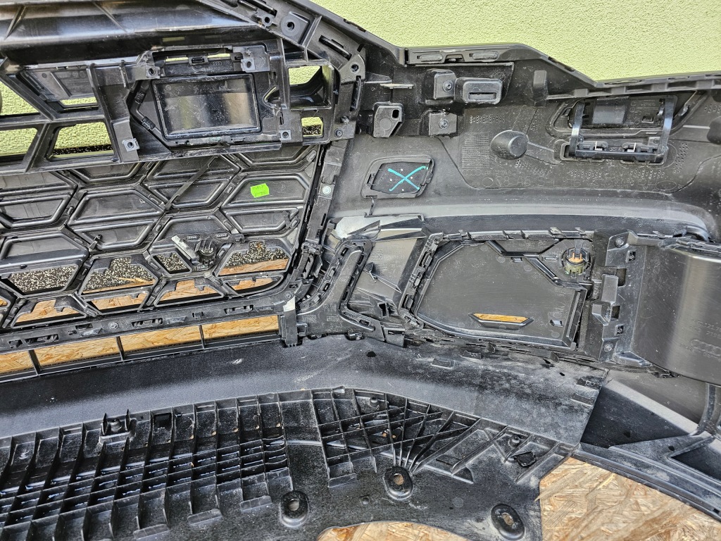 Бампер audi a6 c8 рестайлінг  s-line 4k08070l437g перед гарний оригінал Зі Шроту