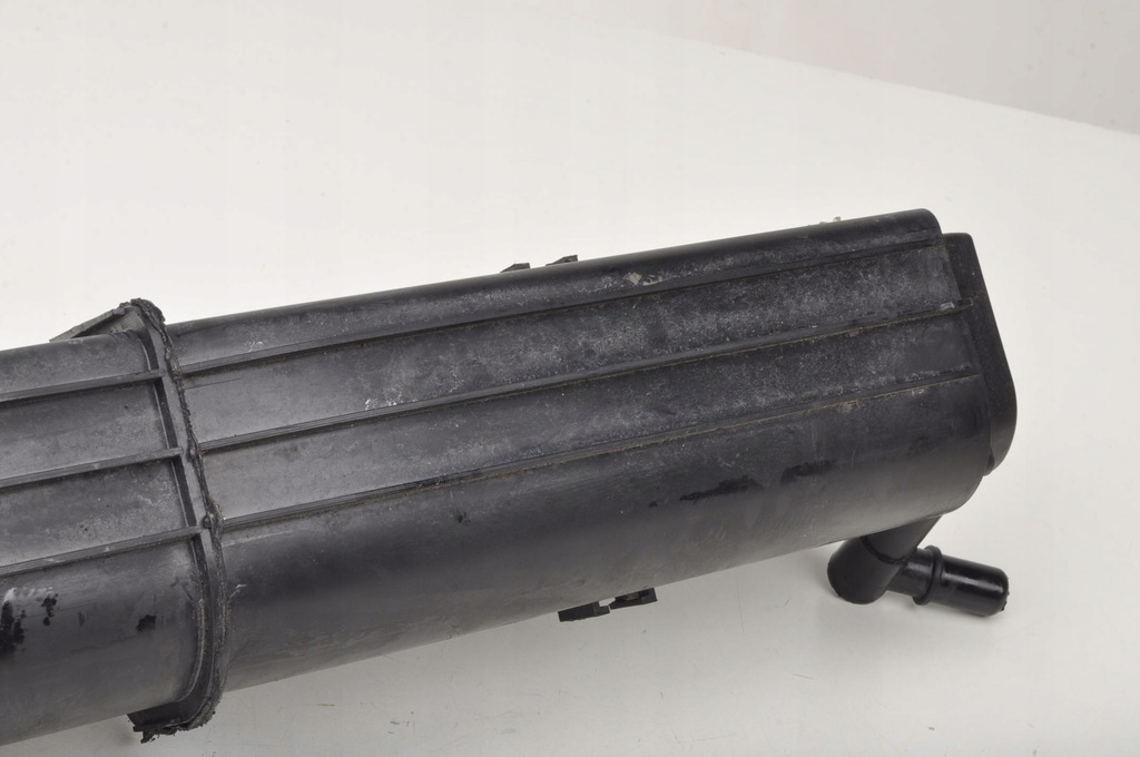 фото №10, Aston martin db9 6.0 фильтр угольный 2r8u-9d653-ac