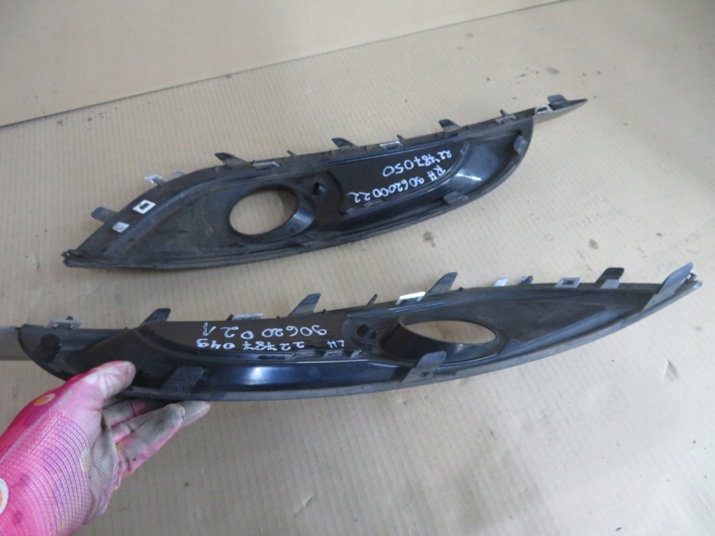 Ґрати бампера передній правий l+p opel insignia a рестайлінг  22787049 Доставка