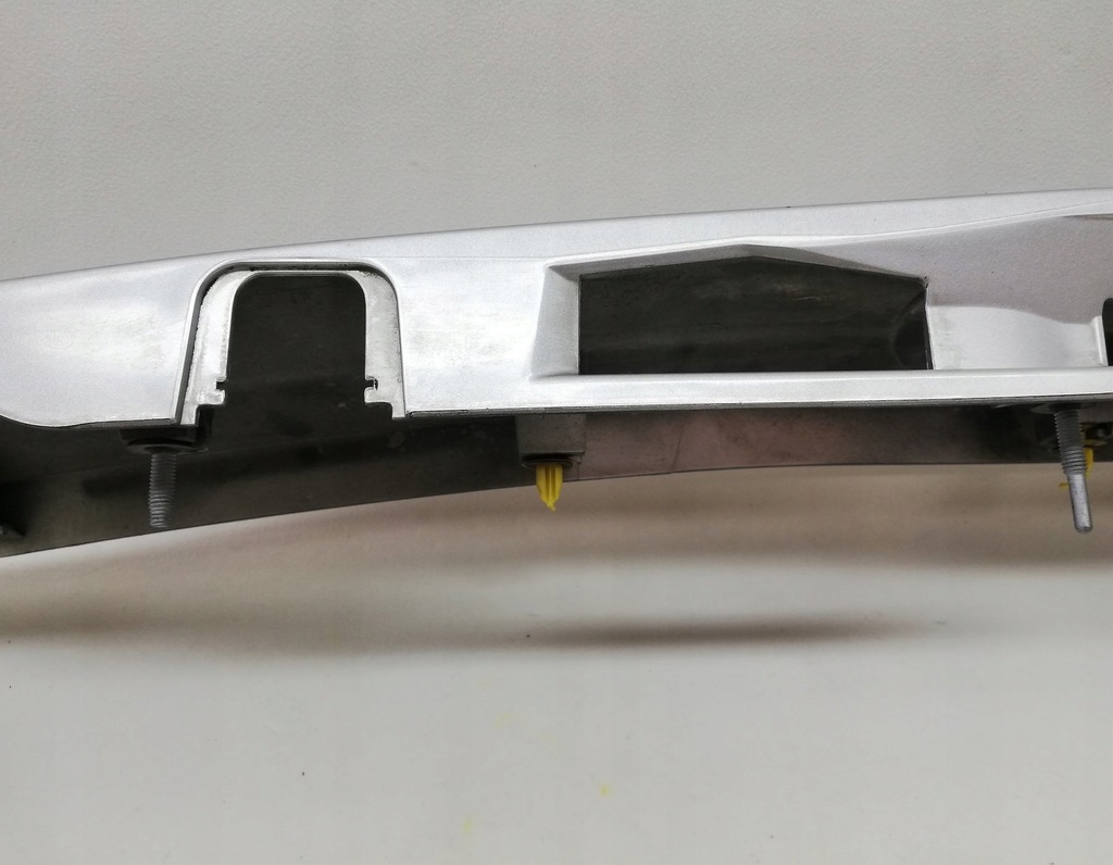 фото №8, Накладка молдинг крышки багажника toyota prius iii 76801-47070 76811-47070