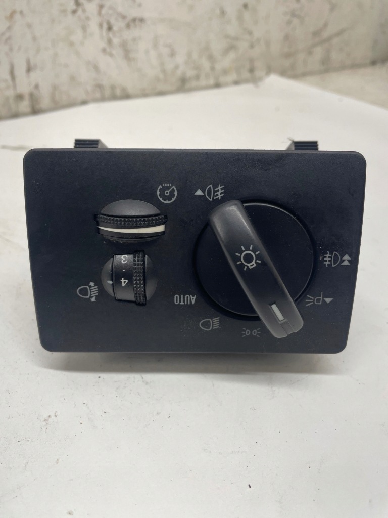 фото №1, Ford focus 2009 панелі керування, перемикачі