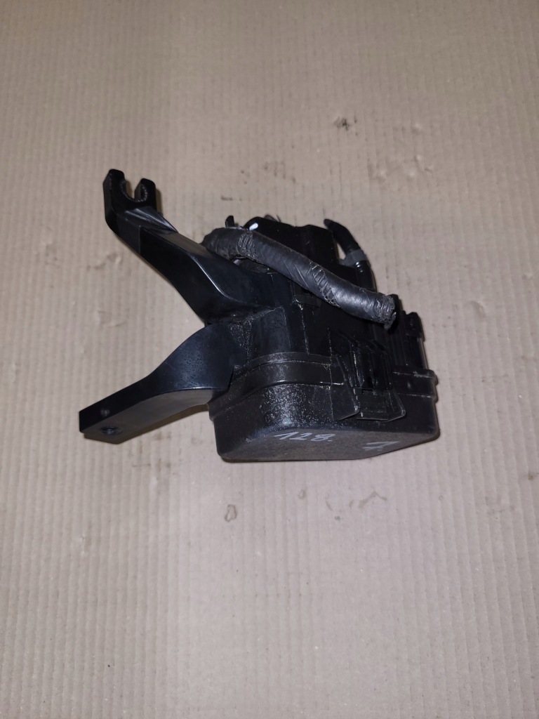 фото №1, Kia carens iv 1.7 crdi коробка предохранителей