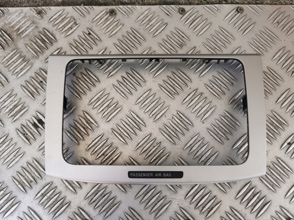 фото №1, Vw passat cc оригінальний номер рамка консолі 3c0858059ae