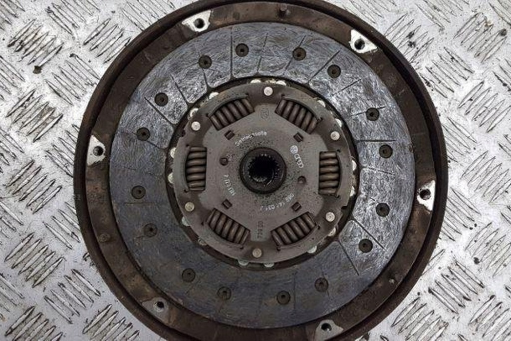 фото №6, Комплект сцепления audi a6 avant 4b5, c5 059141031j 2.5l дизель 132kw 2001