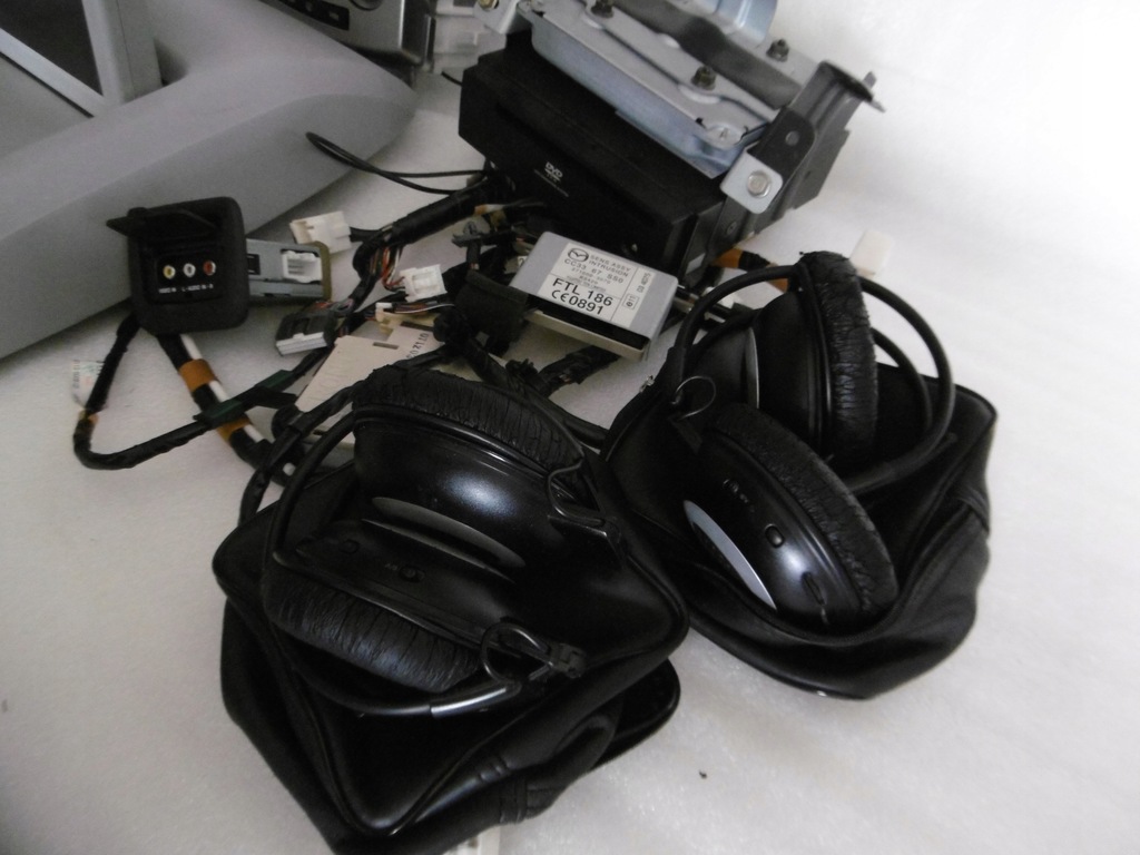 фото №8, Mazda 5 05/07r - навигация, dvd, камера, мониторы