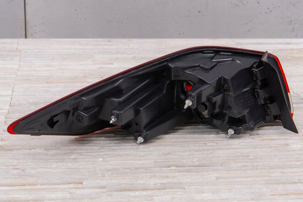 фото №11, Hyundai elantra vi ad 2015-2018 лампа кузовная задняя правая 92402f2000