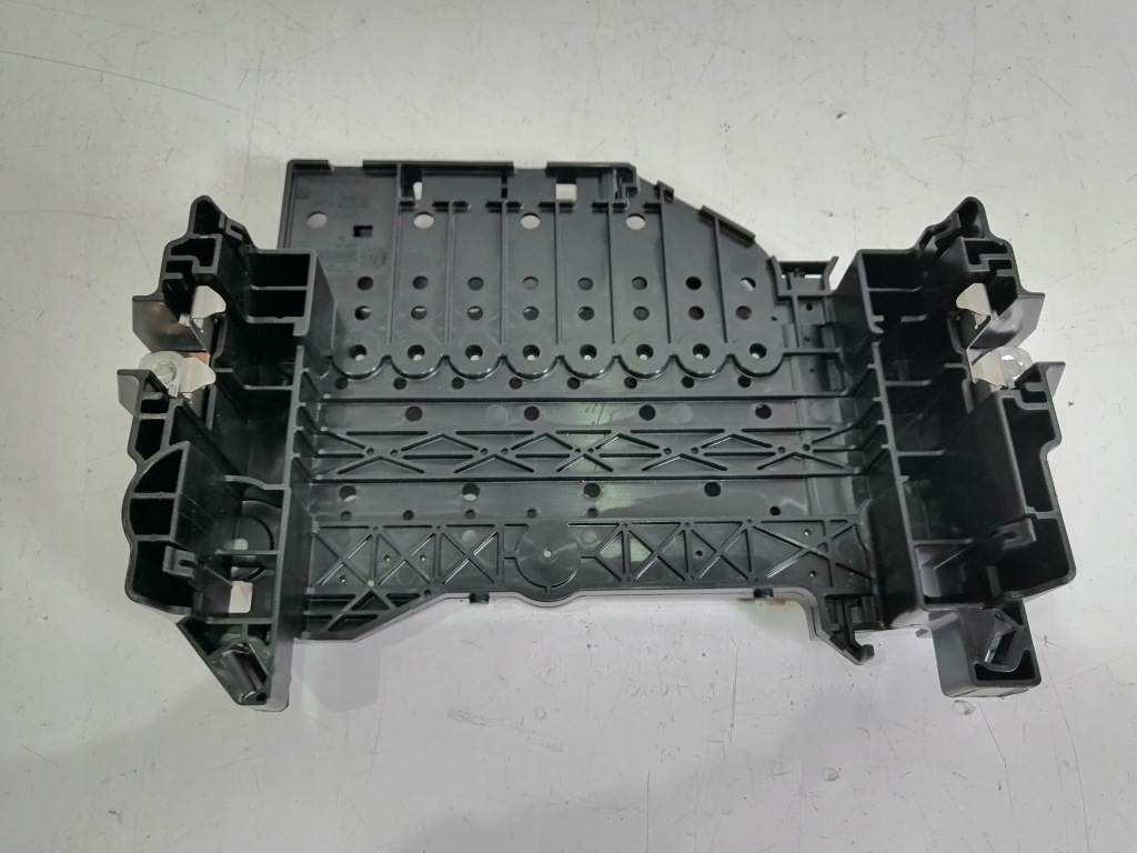 Купити Volvo v40 коробка запобіжників