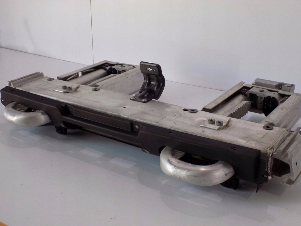 фото №11, Bmw 1 e88 подголовник дуга задняя 132328-10 - 6102