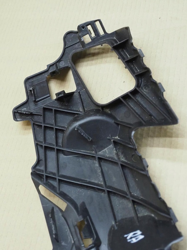 фото №11, Audi a3 8y 8y0807320c напрямна бампера правий перед