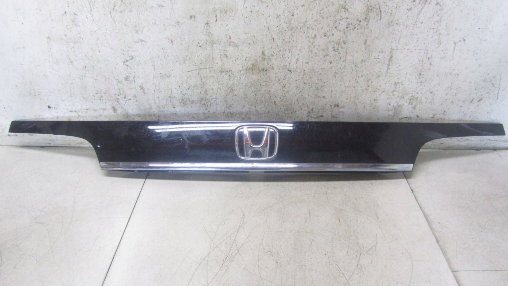 фото №1, Honda cr-v iv накладка крышки багажника 12-16