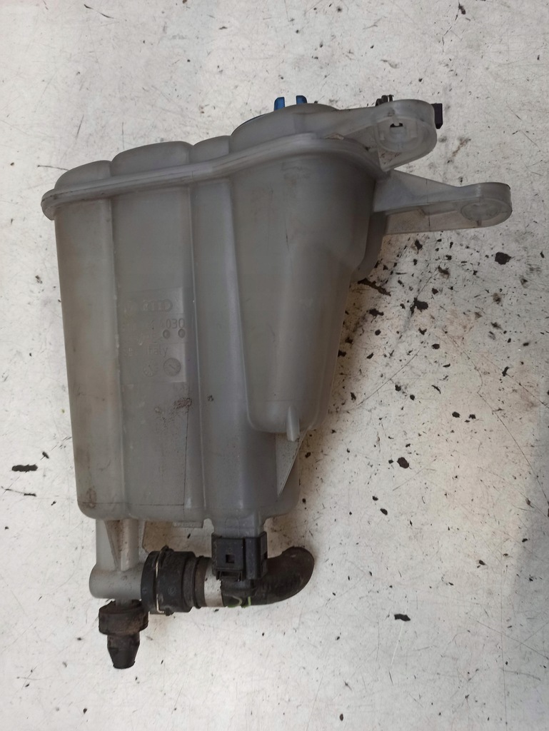 фото №8, Audi a4 b8 бачок расширительный 8k0121403q