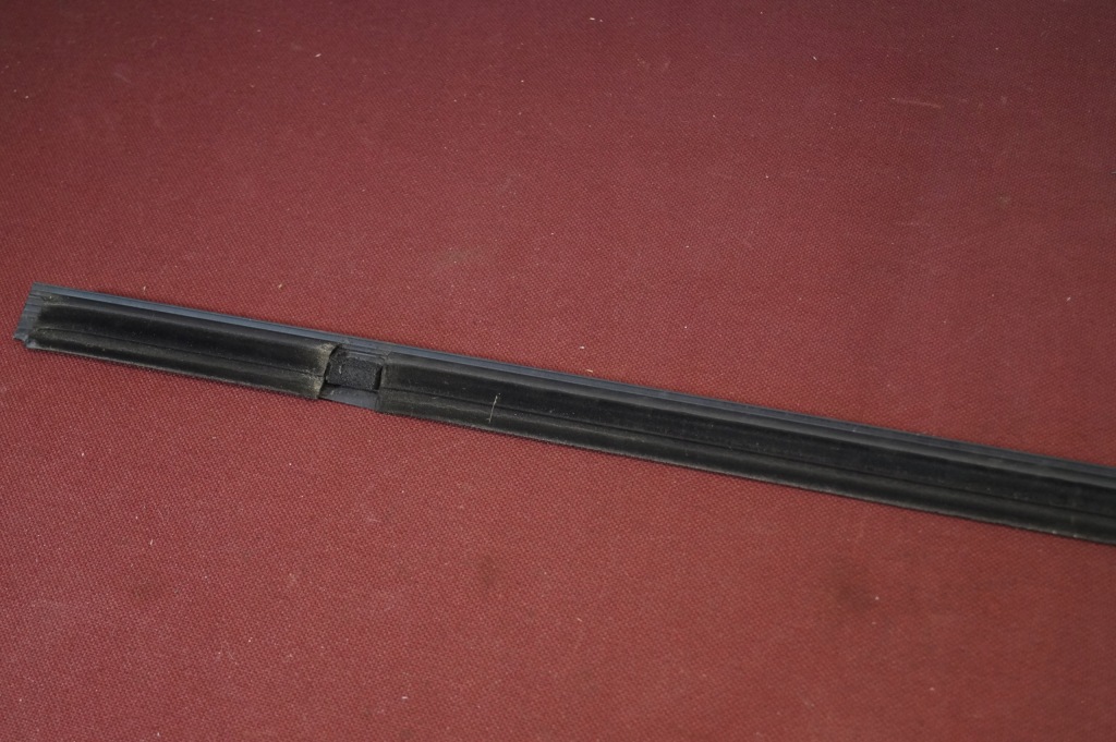 фото №6, Молдинг уплотнитель правый задняя kia sportage iii 10-r