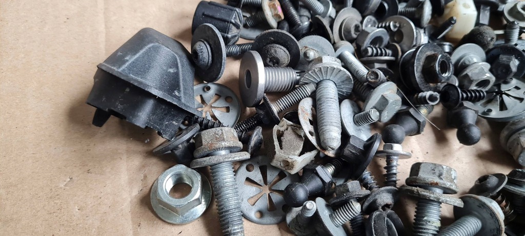 фото №7, A4 b9 8w болты винтики перед бампера поперечина ly9t a5 8w s5 q5 80a vw audi