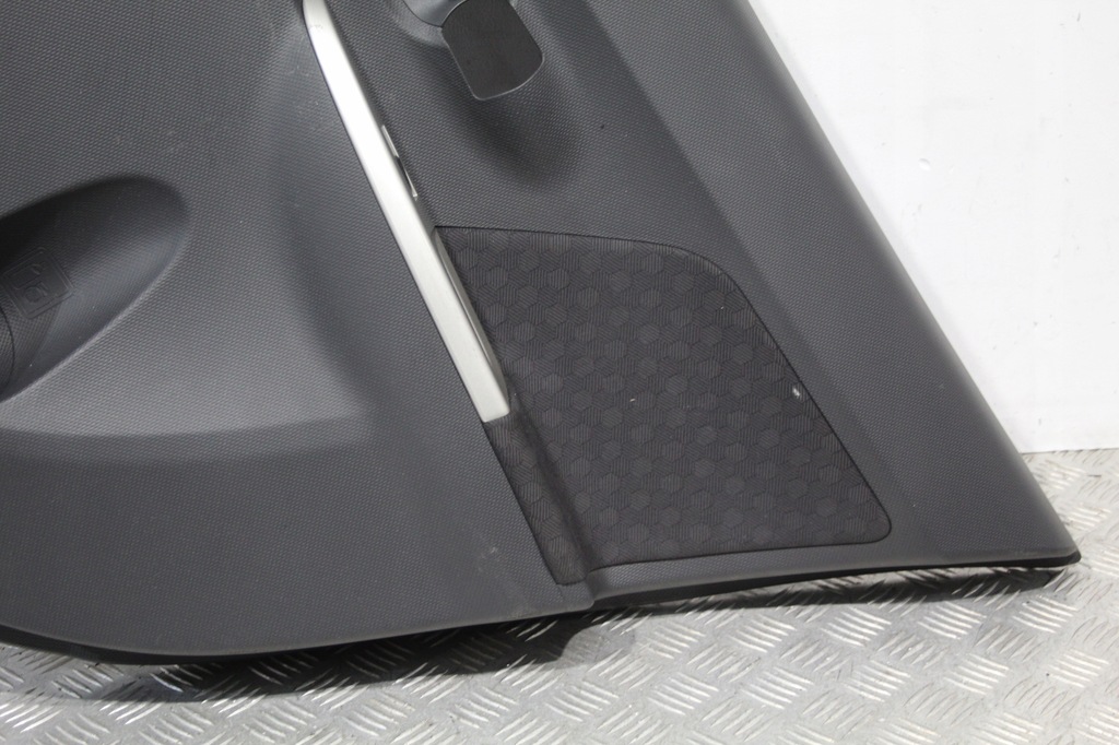 фото №4, Обшивка двері правий задня toyota urban cruiser