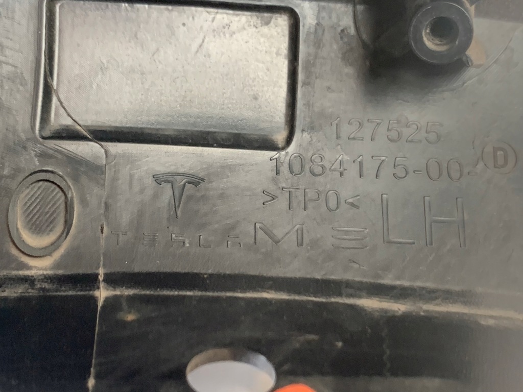 фото №6, Tesla 3 впуск защита накладка-спойлер бампера rh 1084175-00-d