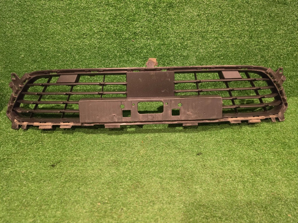 Купити Решітка бампера середня 622549102r mitshubishi colt renault clio 5 v рестайлінг