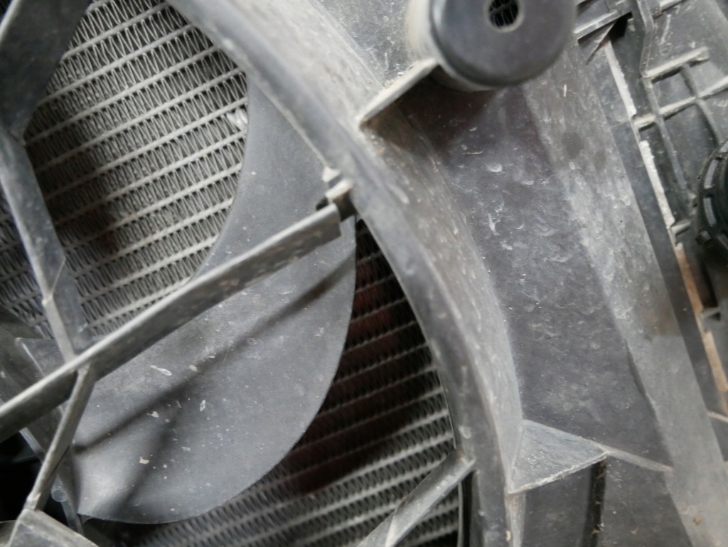 фото №12, Bmw e87 e81 e90 вентилятор радиатор конденсатор комплект радиатор 7563259